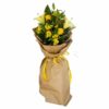 zuti-buket buket zutih ruza u natur papiru