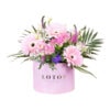 Roze gerberi u roze flower box-u